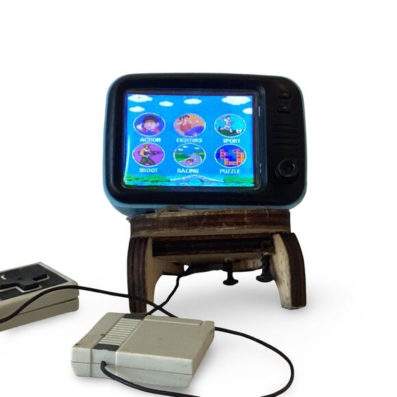 Silvergear® Mini TV Retro Video Game Console - Picture 1 of 8
